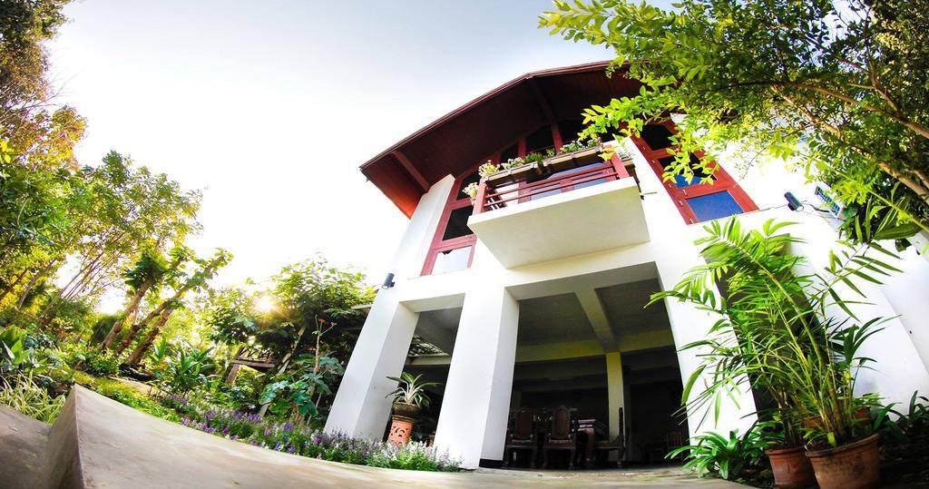 Baan Saleepai Hotel Exterior photo