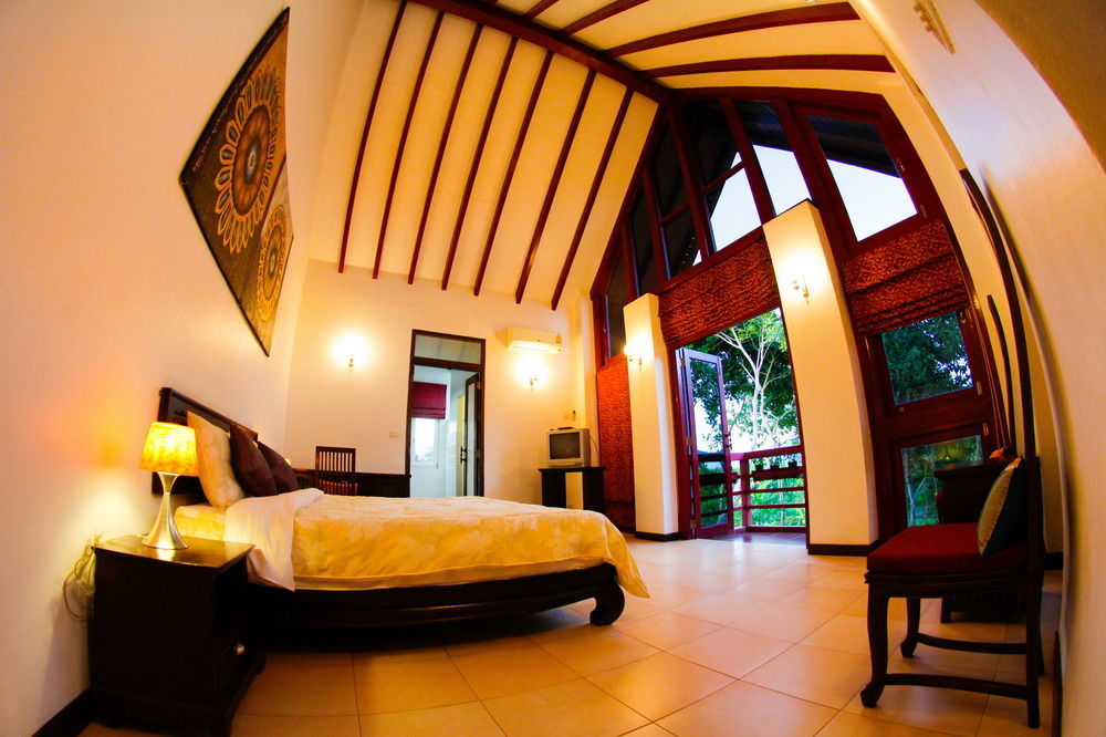 Baan Saleepai Hotel Exterior photo